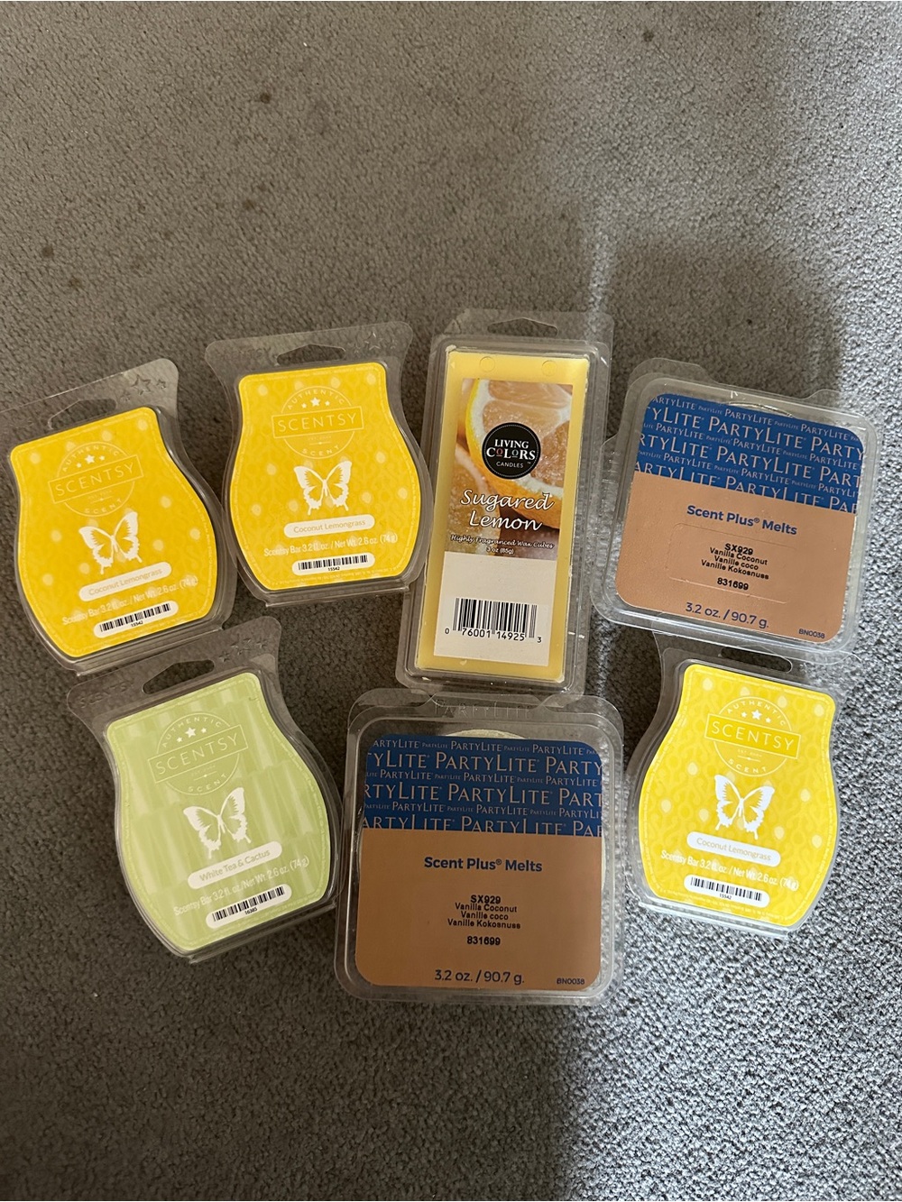 PartyLite, Scentsy, Living Color wax melts lot and Partylite color changing base